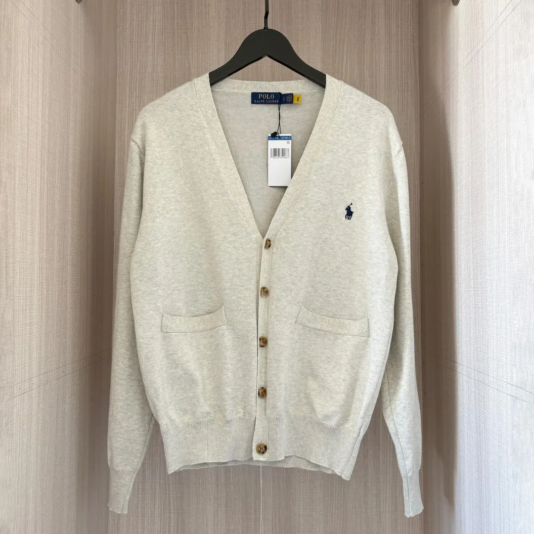 P230 RALPH LAUREN Four colors classic small label embroidered V-neck cardigan long-sleeved buttoned knitted sweater tops for men and women. Four colors. Color: white, black, navy blue, gray. Size: S M L XL. Material: cotton. Weight: 600g.